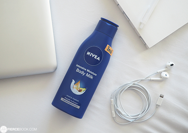 Beauty Review, NIVEA Body Milk, โลชั่นบำรุงผิว, ดูแลผิวแห้ง, ครีมทาผิวหน้าหนาว, ครีมทาผิวแตก, สกินแคร์, ดูแลผิว, รักษาผิว, ผิวแห้ง, ผิวแตก, ผิวเป็นขุย, วิธีรักษาผิวแตก, โลชั่นบำรุงผิว, โลชั่นแก้ผิวแห้ง, โลชั่นไม่เหนียว, โลชั่นทาผิวดี, โลชั่นบางเบา, โลชั่นติดทนนาน, โลชั่นสำหรับผิวแห้ง, โชั่นสำหรับผู้ชาย, โลชั่นหน้าหนาว, รีวิว NIVEA Body Milk, NIVEA Body Milk ดียังไง, NIVEA Body Milk ใช้ดี