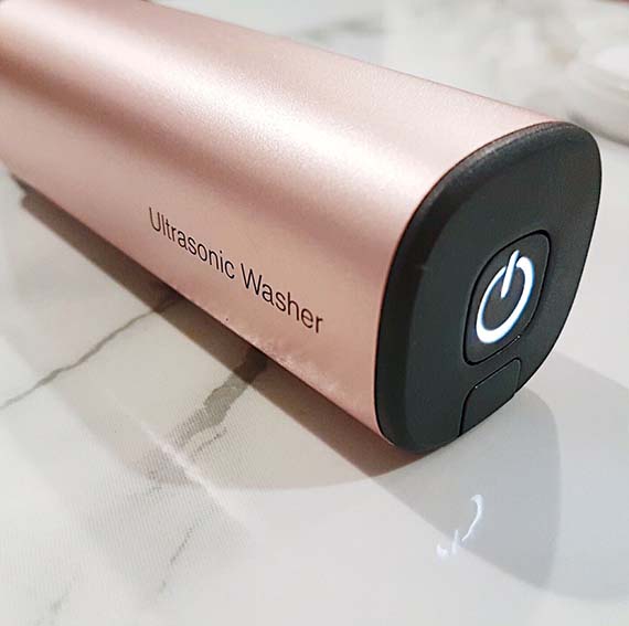 Review, เครื่องซักผ้ามือถือ, เครื่องซักผ้าแบบพกพา, เครื่องซักผ้า sharp, เครื่อง Sharp Ultrasonic Washer, Sharp Ultrasonic Washer, เครื่อง Sharp Ultrasonic Washer พันทิป, เครื่อง Sharp Ultrasonic Washer ดีมั้ย, ซักผ้า, อุปกรณ์ขจัดคราบก่อนซัก, ซักผ้าให้สะอาด, อุปกรณ์ในการซักผ้า, ขจัดคราบ, เครื่อง Sharp Ultrasonic Washer ตัวนี้เป็นรุ่น UW-A1, Sharp Ultrasonic Washer รุ่น UW-A1, sharp uw-a1, Sharp, ชาร์ป, เครื่องซักผ้าชาร์ป, เครื่องซักผ้าแบบพกพา ชาร์ป, ชาร์ปเครื่องซักผ้า, เครื่องซักผ้า, ชาร์ป รุ่น UW-A1, เครื่องซักผ้าแบบพกพาซื้อที่ไหน, ศูนย์บริการชาร์ป, 