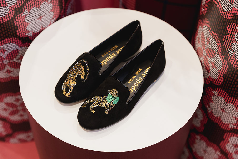 Kate Spade New York, Kate Spade New York Fall 2022, katespadeny, Katespadeth, saturdayopenhouse, PATLuxuryGroup, Kate Spade New York คอลเลคชั่นล่าสุด, Kate Spade New York คอลเลคชั่น Fall 2022, เอสเธอร์ สุปรีย์ลีลา, มุก วรนิษฐ์ ถาวรวงศ์, กระเป๋า Kate Spade New York รุ่นใหม่ล่าสุด 2022, เสื้อผ้า Kate Spade New York ล่าสุด, ชุดเดรส Kate Spade New York