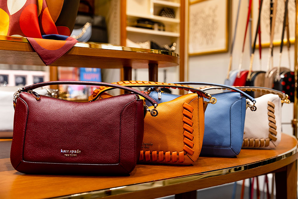Kate Spade New York, Kate Spade New York Fall 2022, katespadeny, Katespadeth, saturdayopenhouse, PATLuxuryGroup, Kate Spade New York คอลเลคชั่นล่าสุด, Kate Spade New York คอลเลคชั่น Fall 2022, เอสเธอร์ สุปรีย์ลีลา, มุก วรนิษฐ์ ถาวรวงศ์, กระเป๋า Kate Spade New York รุ่นใหม่ล่าสุด 2022, เสื้อผ้า Kate Spade New York ล่าสุด, ชุดเดรส Kate Spade New York