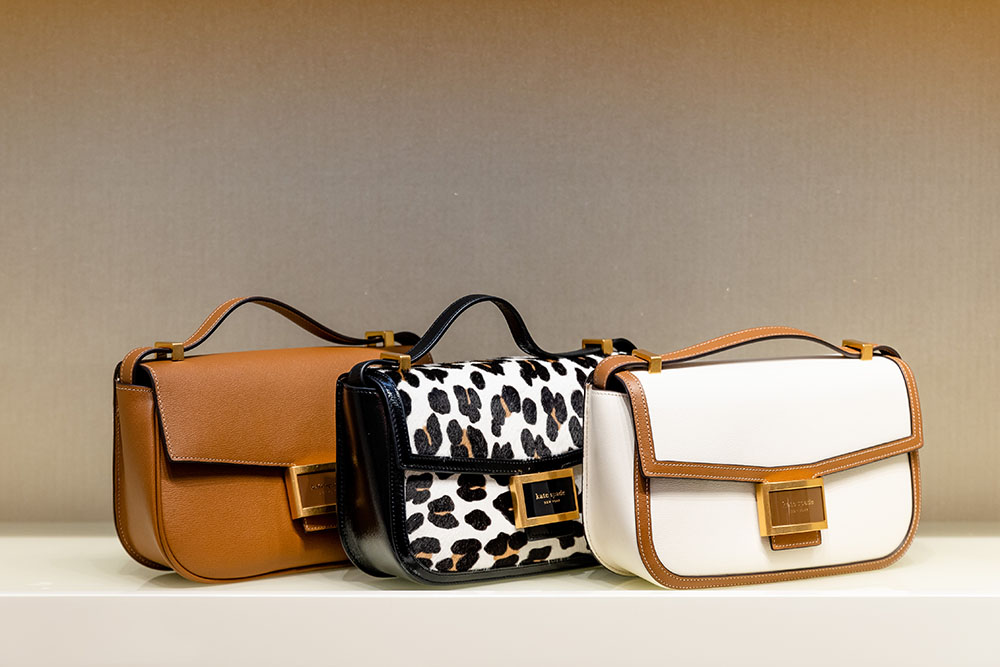 Kate Spade New York, Kate Spade New York Fall 2022, katespadeny, Katespadeth, saturdayopenhouse, PATLuxuryGroup, Kate Spade New York คอลเลคชั่นล่าสุด, Kate Spade New York คอลเลคชั่น Fall 2022, เอสเธอร์ สุปรีย์ลีลา, มุก วรนิษฐ์ ถาวรวงศ์, กระเป๋า Kate Spade New York รุ่นใหม่ล่าสุด 2022, เสื้อผ้า Kate Spade New York ล่าสุด, ชุดเดรส Kate Spade New York