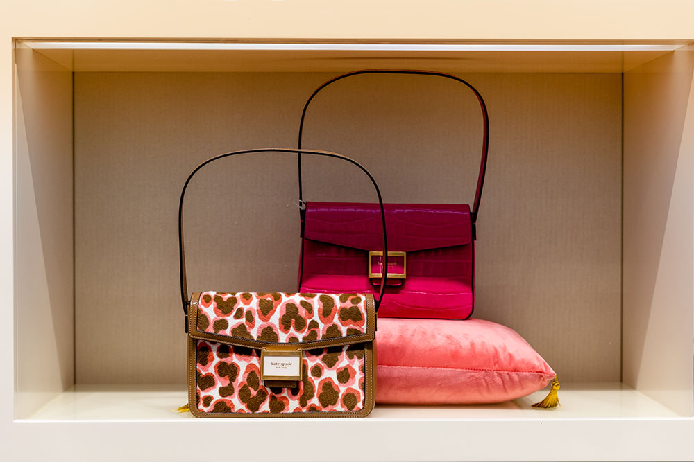 Kate Spade New York, Kate Spade New York Fall 2022, katespadeny, Katespadeth, saturdayopenhouse, PATLuxuryGroup, Kate Spade New York คอลเลคชั่นล่าสุด, Kate Spade New York คอลเลคชั่น Fall 2022, เอสเธอร์ สุปรีย์ลีลา, มุก วรนิษฐ์ ถาวรวงศ์, กระเป๋า Kate Spade New York รุ่นใหม่ล่าสุด 2022, เสื้อผ้า Kate Spade New York ล่าสุด, ชุดเดรส Kate Spade New York