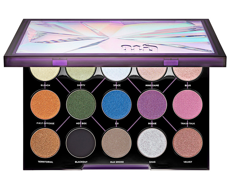 Beauty News, Urban Decay, Urban Decay Distortion Eyeshadow Palette, อายแชโดว์พาเลท, พาเลทใหม่, UD พาเลท, Urban Decay มาใหม่, Urban Decay โฮโลแกรมพาเลท, แต่งตาสีโฮโลแกรม, แต่งตาวาว, แต่งตาโกลว, Urban Decay น่าโดน, Urban Decay Holiday 2017