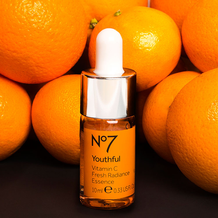 Beauty News, No7 Youthful Vitamin C Fresh Radiance Essence, เซรั่มใหม่, วิตามินซีบำรุงผิว, ผลิตภัณฑ์บำรุงผิว No7, เอสเซ้นส์บำรุงผิว, ให้ผิวขาวสดใส, ผิวขาว, ผิวเปล่งปลั่ง, ผิวกระจ่างใส, ผิวสดใส, บำรุงผิวให้เปล่งปลั่ง, เติมวิตามินซีให้ผิว