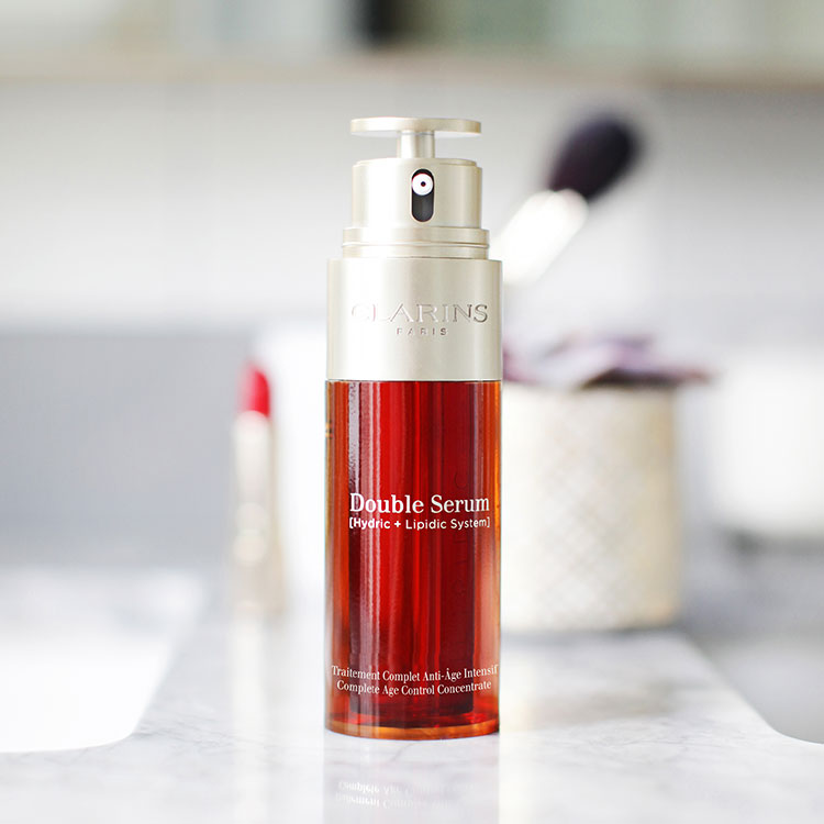 Beauty News, Clarins New Double Serum, Clarins เซรั่ม, Clarins ออกใหม่, Clarins มาใหม่, Clarins เซรั่มใหม่, Clarins ดับเบิลเซรั่ม, Clarins ลดเลือนริ้วรอย, Clarins บำรุงผิว, Clarins คอลเลคชั่นใหม่, Clarins, คลาแรงส์