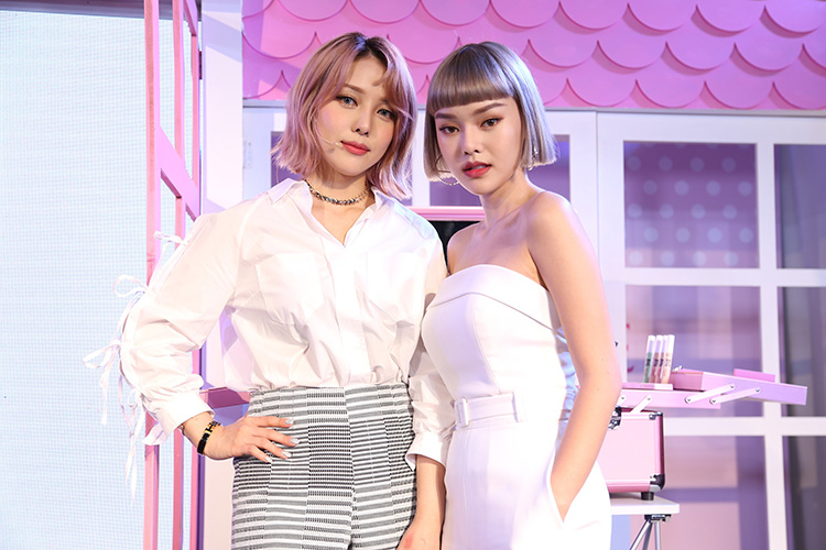 Interview, PONY Makeup, โพนี่ เมคอัพ, สัมภาษณ์โพนี่, สัมภาษณ์ PONY Makeup, Interview PONY Makeup, สอนแต่งหน้า, K-Beauty, Makeup Artist, สไตล์เกาหลี, แต่งหน้าสไตล์เกาหลี, Etude House ประเทศไทย, Etude House Thailand, Etude House ประเทศไทย ครบรอบ 1 ปี, เคาน์เตอร์ Etude House, ไอเทมใหม่ Etude House, Play 101 Stick Contour Duo