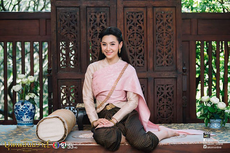 Hairstyle, ทรงผมของแม่หญิงไทย, ทรงผมจากละครบุพเพสันนิวาส, บุพเพสันนิวาส, แม่หญิงการะเกด, ทรงผมไทยโบราณ, ทรงผมแม่หญิงการะเกด, ทรงผมแม่หญิงจันทร์วาด, ทรงผมคุณหญิงจำปี, ทรงผมจากละคร, ละครย้อนยุค, ทรงผมสมัยก่อน, ผู้หญิงสมัยก่อน, งามอย่างไทยโบราณ, สาวไทยโบราณ, หญิงไทยโบราณ, ทรงผม, เทรนด์ผม, ละครฮิต บุพเพสันนิวาส, เบลล่า ราณี, แม่หญิงการะเกด, แม่หญิงจันทร์วาด, โป๊ป บุพเพสันนิวาส, ตัวละคร บุพเพสันนิวาส, ละครช่อง 3 บุพเพสันนิวาส, ละครใหม่, บุพเพสันนิวาส นิยาย, บุพเพสันนิวาส 2018, แย้ม, ผิน, ปริก, จวง, คุณหญิงนิ่ม