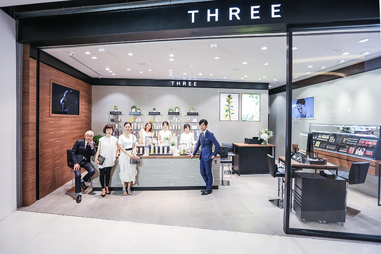 Social, THREE, THREE cosmetics, THREE INNER RHYTHM CARE, THREE FLAGSHIP STORE & RHYTHM RETREAT, THREE ทรีทเมนท์, THREE สปา, THREE ช็อปในไทย, THREE เคาน์เตอร์ในไทย, THREE อีเวนท์, THREE ไอเท็มขายดี, THREE น่าโดน, THREE น่าลอง, THREE ฉลองครบรอบ 5 ปี, THREE Central World, THREE เปิดช็อปใหม่, THREE ประเทศไทย