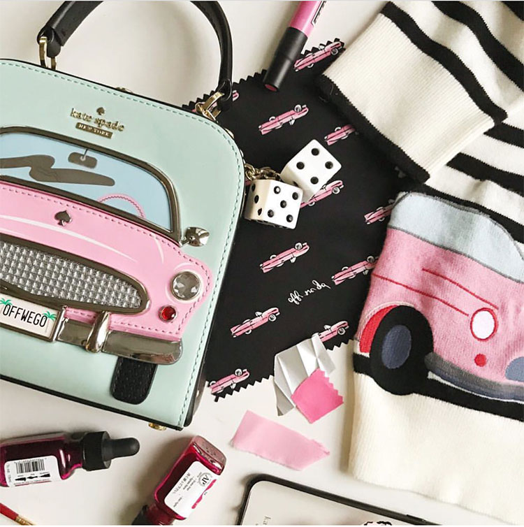 Fashion, Kate Spade, Kate Spade New York, ดีไซเนอร์ Kate Spade, ผลงานของ Kate Spade, Iconic Kate Spade, เอกลักษณ์ของแบรนด์ Kate Spade, จุดเด่นของ Kate Spade, ไอเท็มเด็ด, Kate Spade, กระเป๋า Kate Spade, รองเท้า Kate Spade, เสื้อผ้า Kate Spade, Kate Spade ของตกแต่งบ้าน, Kate Spade กระเป๋าน่ารัก, Kate Spade กระเป๋าหนัง, Kate Spade กระเป๋าสวย, Kate Spade กระเป๋าสาน, Kate Spade กระเป๋ารูปสัตว์, Kate Spade กระเป๋าดี