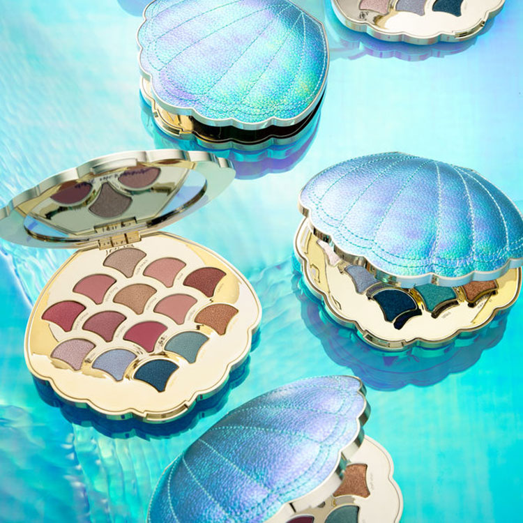 Beauty News, Tarte Be a Mermaid & Make Waves Eyeshadow Palette, Tarte อายแชโดว์พาเลท, Tarte คอลเลคชั่นใหม่, Tarte ออกใหม่, Tarte มาใหม่, Tarte น่าโดน, Tarte พาเลทนางเงือก, Tarte เมอร์เมดคอลเลคชั่น, เครื่องสำอางนางเงือก, อายแชโดว์ชิมเมอร์, อายแชโดว์สีเมทัลลิค, อายแชโดว์พาเลทแซ่บ