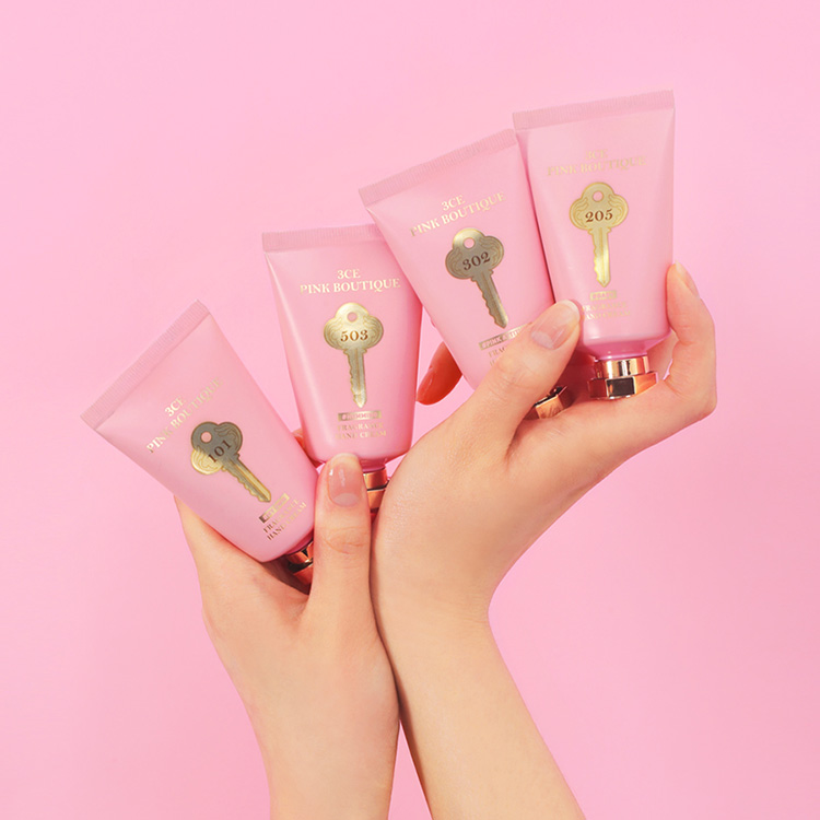 Beauty News, 3CE PINK BOUTIQUE, Stylenanda, 3CE คอลเลคชั่นใหม่, 3CE ออกใหม่, 3CE ครีมทาผิว, 3CE สบู่ล้างมือ, 3CE โฟมล้างหน้า, 3CE แฮนด์ครีม, 3CE รองพื้น, 3CE แปรงรองพื้น, 3CE น่าโดน, 3CE สีชมพู, 3CE อาบน้ำ, 3CE ล้างหน้า, 3CE ดูแลผิว, 3CE บำรุงผิว