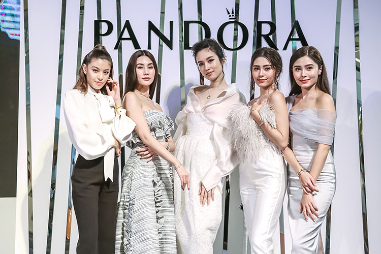 Social, PANDORA Reflexions, PANDORATH, TANACHIRA, ร้าน PANDORA เซ็นทรัลเวิลด์, PANDORA สาขาใหม่, PANDORA คอลเลคชั่นใหม่, PANDORA ออกใหม่, PANDORA ไอเท็มใหม่, PANDORA อีเวนท์, PANDORA เปิดตัว, PANDORA เปิดร้าน, PANDORA ไทย, ปอย - ตรีชฎา เพชรรัตน์