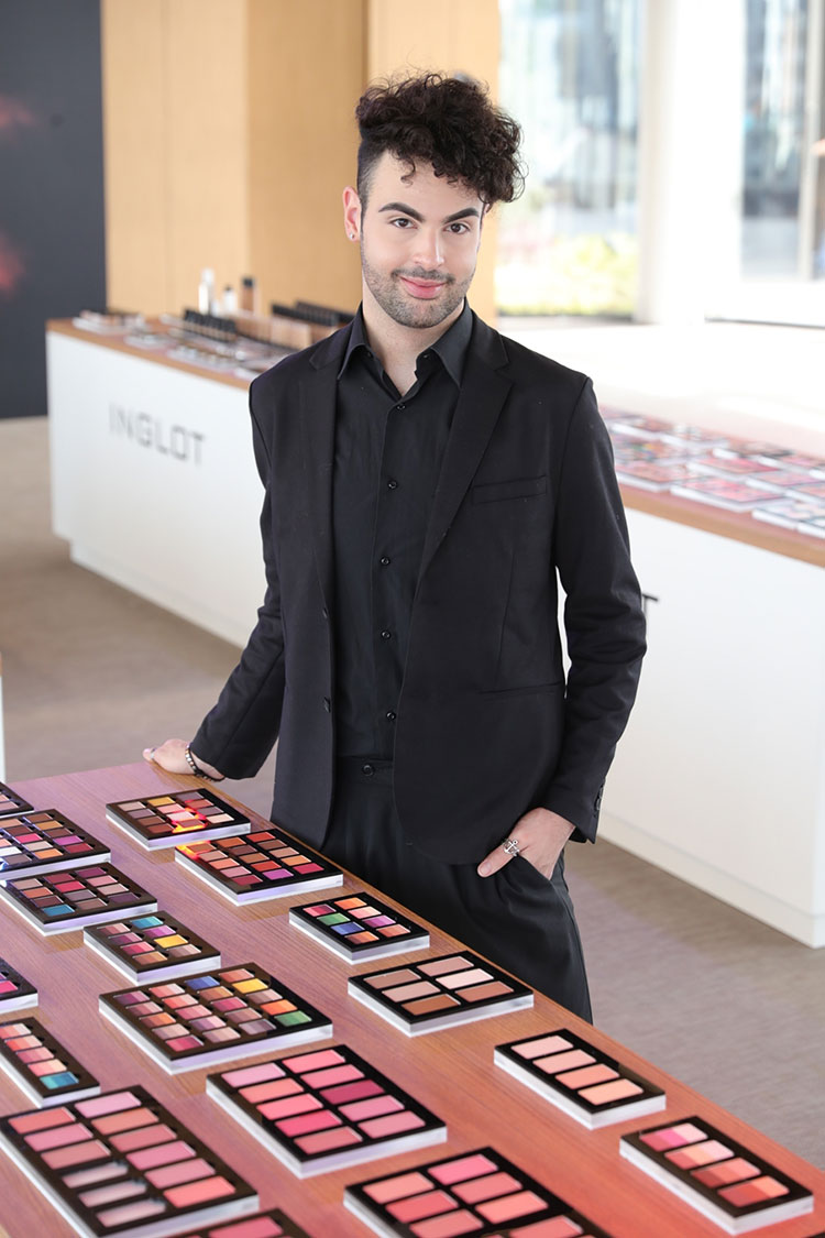 Interview, สัมภาษณ์, INGLOT, ประเทศโปแลนด์, ประเทศไทย, Mr. Omar Turrini, มร.โอมาร์ ตูรินี่, แบรนด์มาใหม่, แบรนด์น้องใหม่, แบรนด์เข้าไทยใหม่, แบรนด์แซ่บ, แบรนด์เครื่องสำอาง, แบรนด์เครื่องสำอาง vegan, แบรนด์เครื่แงสำอางระดับ professional, แบรนด์เครื่องสำอาง ปลอดภัย, แบรนด์น้องใหม่, เคาน์เตอร์ INGLOT