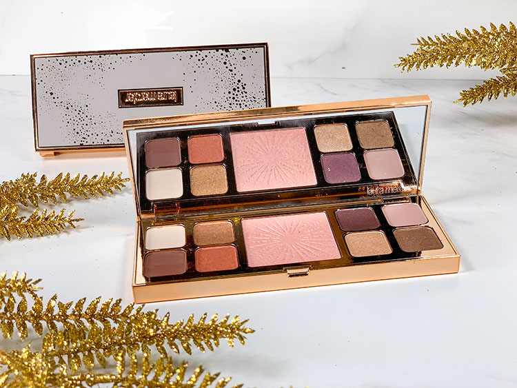 Beauty Items, Laura Mercier Holiday Collection, Laura Mercier ฮอลิเดย์เซ็ต, Laura Mercier ฮอลิเดย์คอลเลคชั่น, Laura Mercier เซ็ตเมคอัพ, Laura Mercier เซ็ตน่าโดน, Laura Mercier เซ็ตของขวัญ, เตรียมของขวัญ, ของขวัญน่าโดน, วิธีเลือกของขวัญ, ของขวัญสำหรับผู้หญิง, ของขวัญปีใหม่, ของขวัญสำหรับเพื่อนผู้หญิง, ของขวัญสำหรับแฟนสาว, เลือกของขวัญPret-A-Powder Limited Edition Powder & Puff, Shadows & Lights Mini Caviar Stick Collection, Nights Out Eye Shadow Palette, Velour a Deux Lip Duo, Night Lights Eye & Cheek Collection, Skylights Luxe Essentials, Stardust Radiant Glow Palette, ราคา, เท่าไร, รีวิว