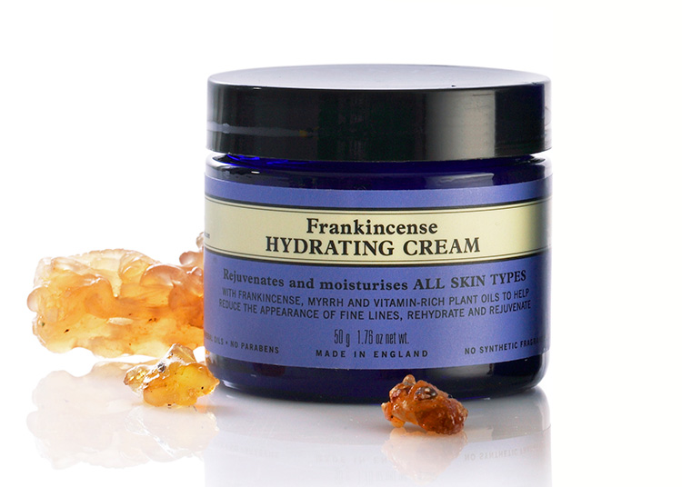 Beauty Items, Frankincense, Frankincense คืออะไร, Neal’s Yard Remedies, นีลส์ ยาร์ด เรมมิดีส์, แฟรงค์คินเซนส์, คืออะไร, เคล็ดลับความงามของคลีโอพัตรา, ไอเท็มเด็ด, ผลิตภัณฑ์ออร์แกนิค, บำรุงผิว, ให้ผิวอ่อนเยาว์, ผิวยืดหยุ่น, ลดเลือกริ้วรอย, ไอเท็มเด็ดจาก Neal’s Yard Remedies, Neal’s Yard Remedies เซรั่ม, Neal’s Yard Remedies อายครีม, Neal’s Yard Remedies ครีม, Neal’s Yard Remedies คอนเซนเทรท