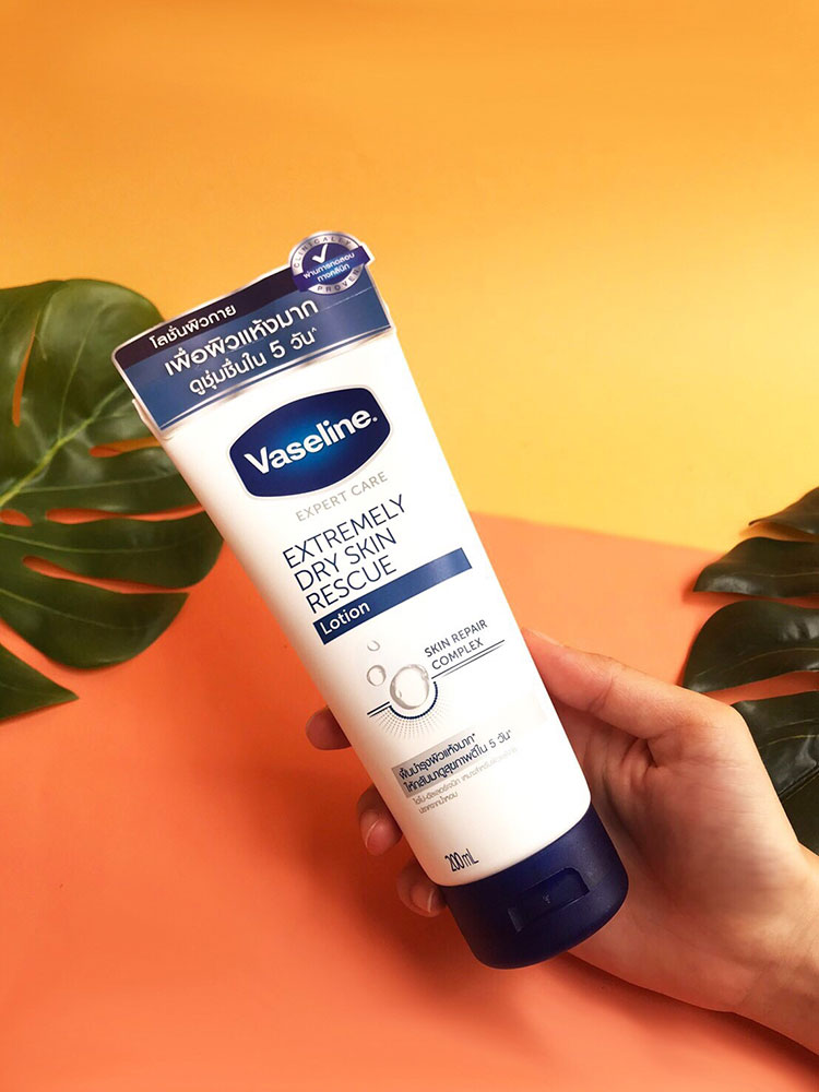 Beauty News, Vaseline, วาสลีน, โลชั่น, สูตรใหม่, Vaseline Extremely Dry Skin Rescue Lotion, Vaseline Aging Skin Rescue Lotion & Hand Cream, Vaseline Sensitive Skin Rescue Lotion, โลชั่นสูตรอ่อนโยน, วาสลีน เอ็กซ์เพิร์ด แคร์ เอ็กซ์ตรีมลี่ดราย สกิน เรสคิว โลชั่น, วาสลีน เอ็กซ์เพิร์ด แคร์ เซนสิทีฟ สกิน เรสคิว โลชั่น, วาสลีน เอ็กซ์เพิร์ด แคร์ เอจจิ้ง สกิน โลชั่น