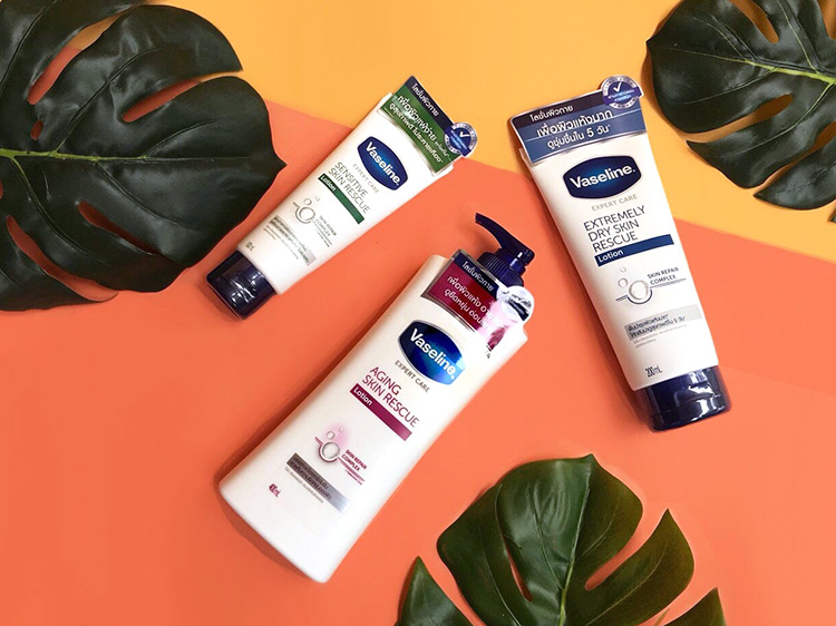 Beauty News, Vaseline, วาสลีน, โลชั่น, สูตรใหม่, Vaseline Extremely Dry Skin Rescue Lotion, Vaseline Aging Skin Rescue Lotion & Hand Cream, Vaseline Sensitive Skin Rescue Lotion, โลชั่นสูตรอ่อนโยน, วาสลีน เอ็กซ์เพิร์ด แคร์ เอ็กซ์ตรีมลี่ดราย สกิน เรสคิว โลชั่น, วาสลีน เอ็กซ์เพิร์ด แคร์ เซนสิทีฟ สกิน เรสคิว โลชั่น, วาสลีน เอ็กซ์เพิร์ด แคร์ เอจจิ้ง สกิน โลชั่น