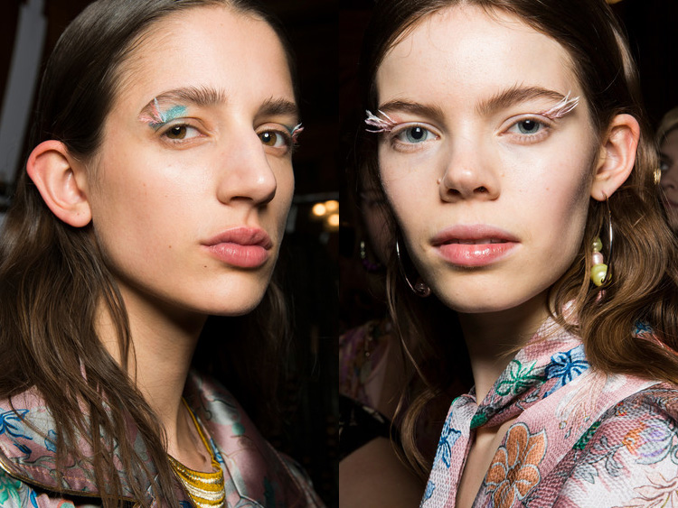 Makeup Trend, Fall 2019, เมคอัพลุค, แต่งหน้าตามรันเวย์, เทรนด์เมคอัพ, เทรนด์แต่งหน้า, แต่งตามเทรนด์, แต่งตามรันเวย์ Fall 2019, เมคอัพลุค, ลุคปาร์ตี้, ลุคธรรมชาติ, แต่งหน้าให้ดูเด็ก, ปาร์ตี้ลุค, แต่งหน้าแปลกๆ, แต่งหน้าเป็นศิลปะ, แต่งหน้าฉีกแนว, กรีดอายไลเนอร์แบบใหม่, แต่งหน้าแบบชนเผ่า, สีลิปสติก, เทรนด์ลิปสติก, ติดขนที่หน้า, ติดจวเวลรี่ที่หน้า