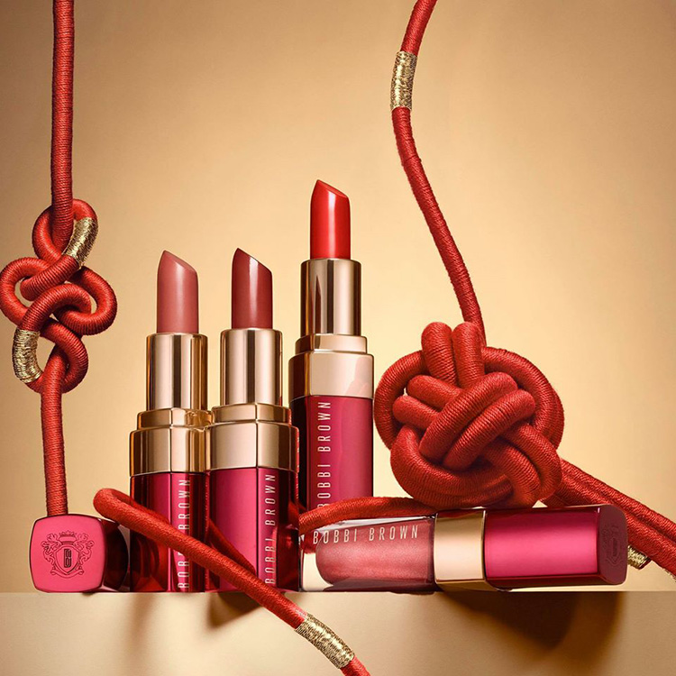 Beauty News, Bobbi Brown, Luxe & Fortune Collection, Bobbi Brown คอลเลคชั่นใหม่, Bobbi Brown ออกใหม่, Bobbi Brown มาใหม่, Bobbi Brown คอลเลคชั่นตรุษจีน, Bobbi Brown Limited Edition, Bobbi Brown คอลเลคชั่นปีใหม่, Bobbi Brown รองพื้น, Bobbi Brown ไฮไลท์, Bobbi Brown อายแชโดว์, Bobbi Brown ลิปสติก, Bobbi Brown ลิควิดลิปสติก, Bobbi Brown แป้งอัดแข็ง