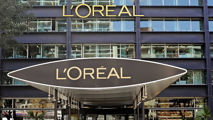 Beauty News, Prada, L'Oreal, เครื่องสำอาง, เมคอัพ, บิวตี้แบรนด์, ผลิตภัณฑ์ความงามชั้นสูง, Prada มอบสิทธิ์ให้ L'Oreal, พราด้า, ลอรีอัล, ผลิตภัณฑ์ความงาม