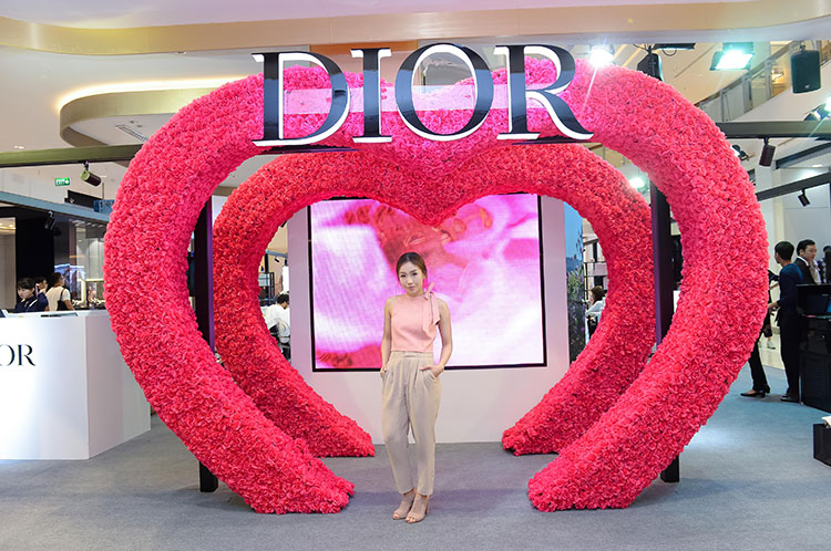 Beauty News, Dior Les Parfums, Dior, น้ำหอม Dior, Miss Dior, Christian Dior, J’adore, Joy, Sauvage, ดิออร์, ดิออร์ อีเวนท์, น้ำหอมดิออร์, ที่มาของน้ำหอมดิออร์, งาน ดิออร์, เซ็นทรัลเวิลด์, รวมน้ำหอมดิออร์, รู้จักน้ำหอมดิออร์