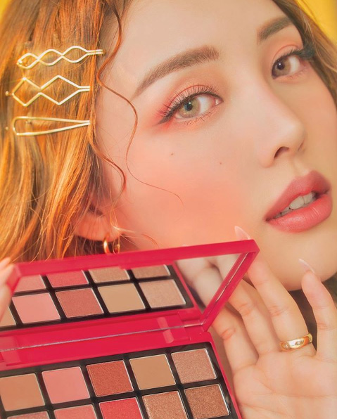 Beauty News, Etude House X Pony, Play Color Eye Palette, Rose Bomb, Best Love, อายแชโดว์พาเลท, พาเลทแต่งตา, พาเลทโทนชมพู, พาเลทโทนส้มพีช, พาเลทโทนน้ำตาล, สีตาสไตล์เกาหลี