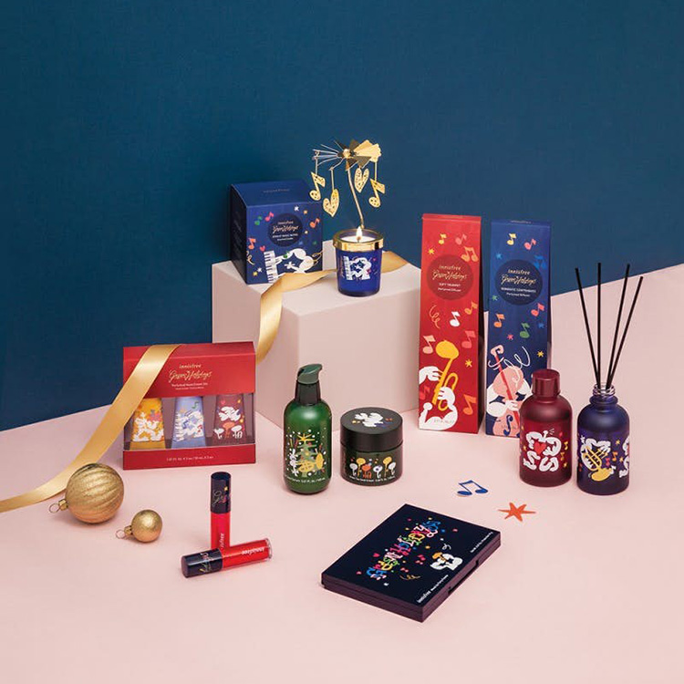 Beauty News, Innisfree, 2019 Green Holiday Limited Edition Collection, Holiday 2019, Innisfree คอลเลคชั่นใหม่, Innisfree ออกใหม่, Innisfree มาใหม่, Green Tea Seed Serum, Green Tea Seed Cream, Perfumed Hand Cream Set Holiday Limited Edition, Mood Up Party Palette Holiday Limited Edition, Sparkling Glitter Tint, Bright Music Notes Scented Candle, Soft Trumpet Perfumed Diffuser, Romantic Contrabass Perfumed Diffuser