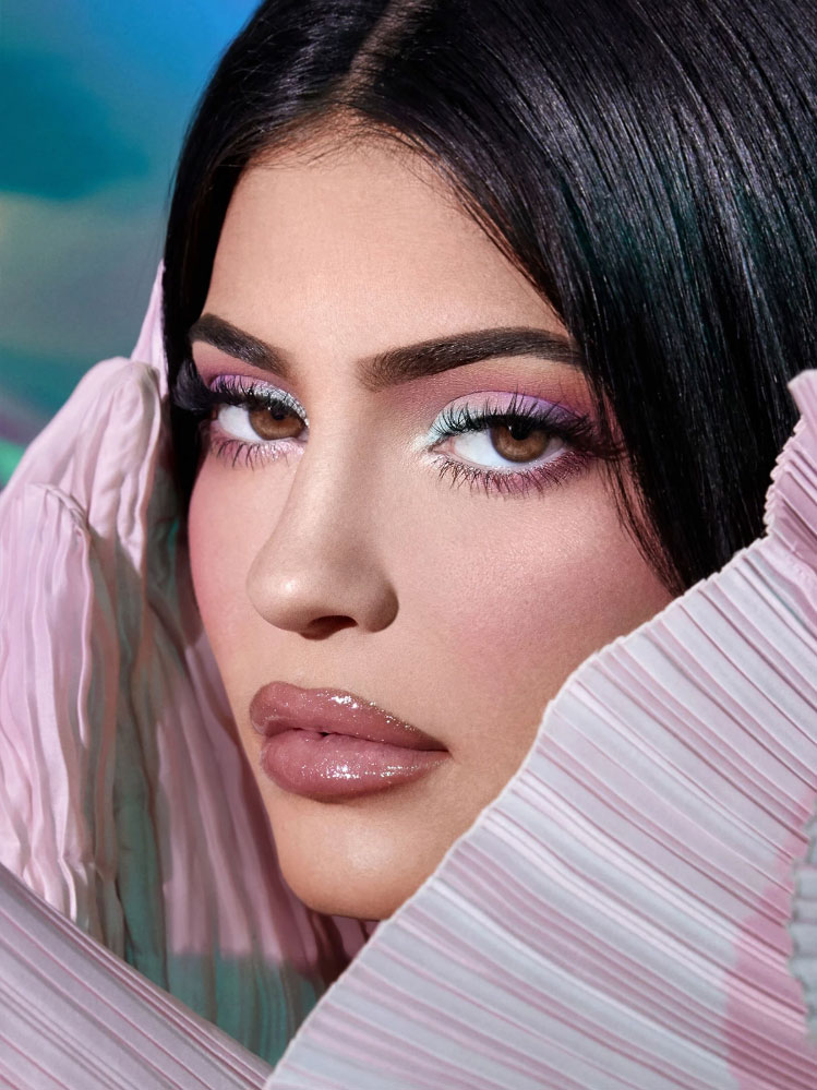 Beauty News, Kylie X Balmain Collection, Kylie Holiday 2019, Kylie Cosmetics, Kylie Cosmetics คอลเลคชั่นใหม่, Kylie Cosmetics ออกใหม่, Kylie Cosmetics น่าโดน, Kylie Cosmetics อายแชโดว์พาเลท, Kylie Cosmetics ลิปสติก, Kylie Cosmetics ลิปไลเนอร์, Kylie Cosmetics ลิปกลอส