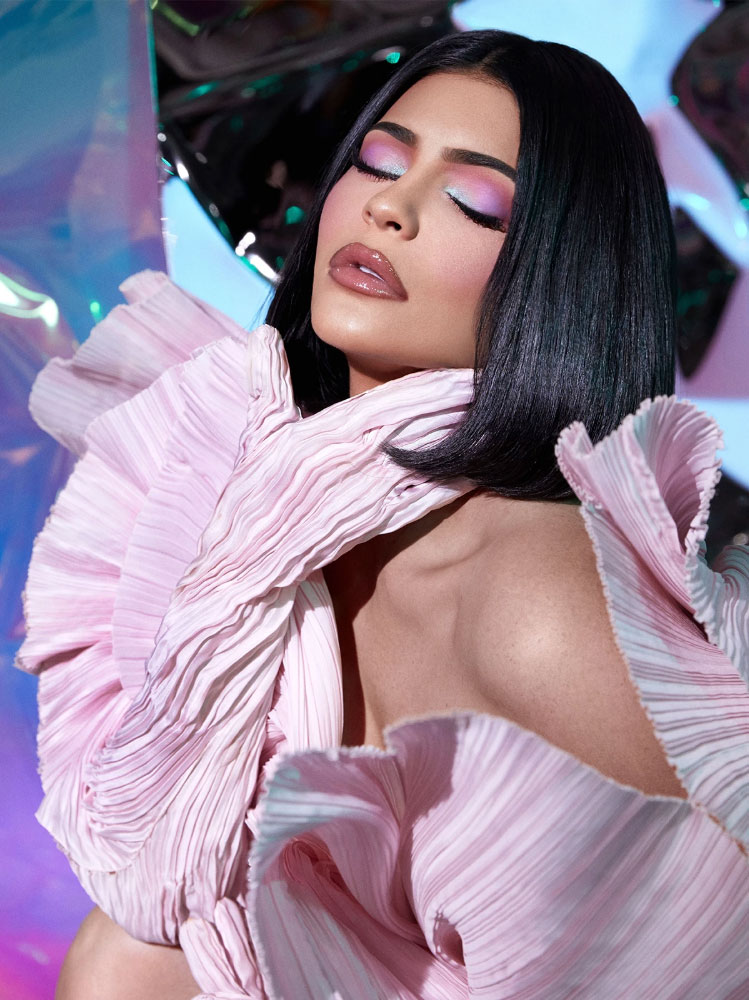 Beauty News, Kylie X Balmain Collection, Kylie Holiday 2019, Kylie Cosmetics, Kylie Cosmetics คอลเลคชั่นใหม่, Kylie Cosmetics ออกใหม่, Kylie Cosmetics น่าโดน, Kylie Cosmetics อายแชโดว์พาเลท, Kylie Cosmetics ลิปสติก, Kylie Cosmetics ลิปไลเนอร์, Kylie Cosmetics ลิปกลอส