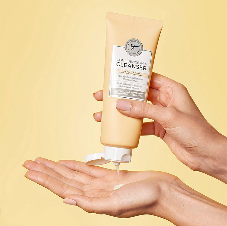 Beauty News, IT Cosmetics, Confidence in a Gel Lotion, Confidence in a Gel Cleanser, Sephora Thailand, มอยซ์เจอไรเซอร์, เนื้อเจล, บางเบา, ไม่เหนียว, ให้ความชุ่มชื้นยาวนาน, ผิวแห้ง, ผิวขาดน้ำ, ผิวชุ่มชื้น, เรียบเนียน, อ่อนเยาว์, ลดริ้วรอย