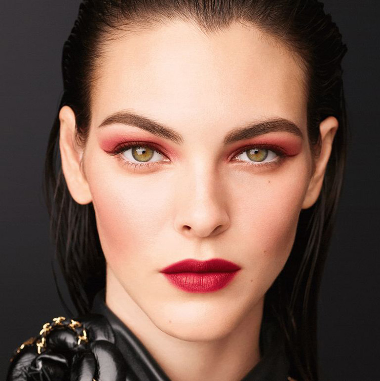 Beauty News, Chanel Makeup, Fall/Winter 2020, Chanel คอลเลคชั่นใหม่, Chanel ออกใหม่, Chanel อายแชโดว์พาเลท, Chanel ลิปสติก, Chanel ลิปไชน์, Chanel อายไลเนอร์, Chanel น้ำยาทาเล็บ, Chanel ลิควิดลิปสติก, Chanel ไอเทมสีแดง, อายแชโดว์สีแดง, ลิปสติกสีแดง, อายไลเนอร์สีแดง