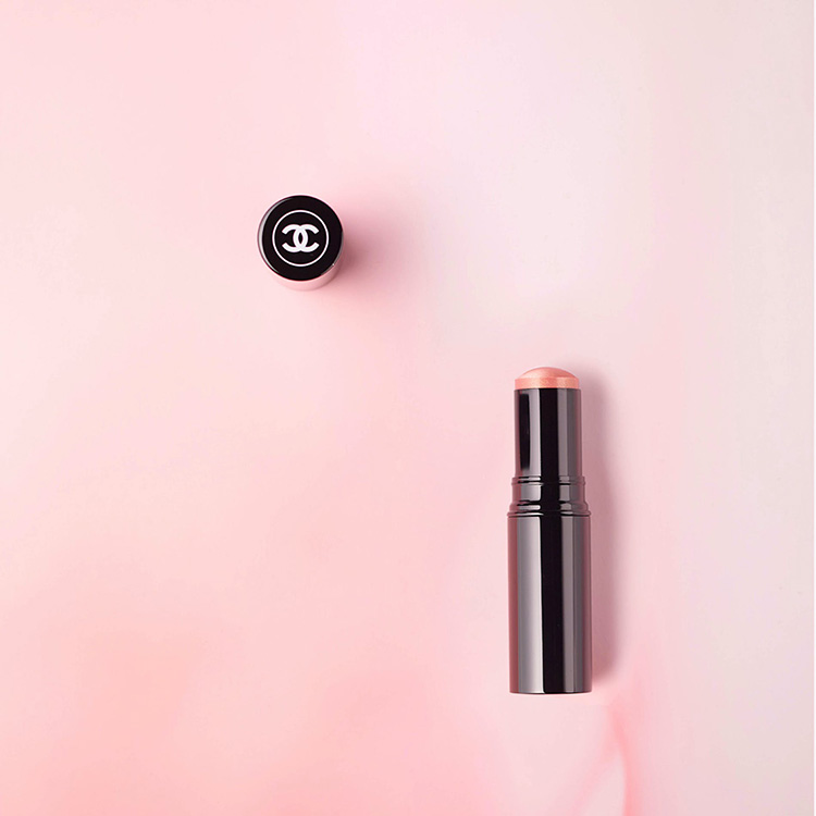 Beauty News, Chanel Makeup, Fall/Winter 2020, Chanel คอลเลคชั่นใหม่, Chanel ออกใหม่, Chanel อายแชโดว์พาเลท, Chanel ลิปสติก, Chanel ลิปไชน์, Chanel อายไลเนอร์, Chanel น้ำยาทาเล็บ, Chanel ลิควิดลิปสติก, Chanel ไอเทมสีแดง, อายแชโดว์สีแดง, ลิปสติกสีแดง, อายไลเนอร์สีแดง