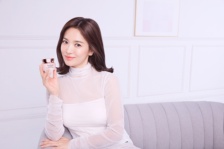 Beauty News, Sulwhasoo, Bloomstay Vitalizing Eye Cream, โซลวาซู, อายครีม, โซลวาซู คอลเลคชั่นใหม่, โซลวาซู ออกใหม่, บำรุงผิวรอบดวงตา, อายครีม, ที่นวดรอบดวงตา, ผิวรอบดวงตา, ใต้ตา, ถุงใต้ตา, ครีมใต้ตา, ลดเลือนริ้วรอย