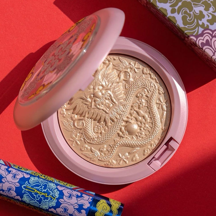 Beauty News, M·A·C Cosmetics, MAC Cosmetics, MAC คอลเลคชั่นใหม่, MAC คอลเลคชั่นตรุษจีน, MAC คอลเลคชั่นปีใหม่จีน, M·A·C Lunar Illusions Lunar New Year 2020 Collection, MAC อายแชโดว์พาเลท, MAC ลิปสติก, MAC ลิปกลอส, MAC ไฮไลท์, MAC ไฮไลท์ลายมังกร