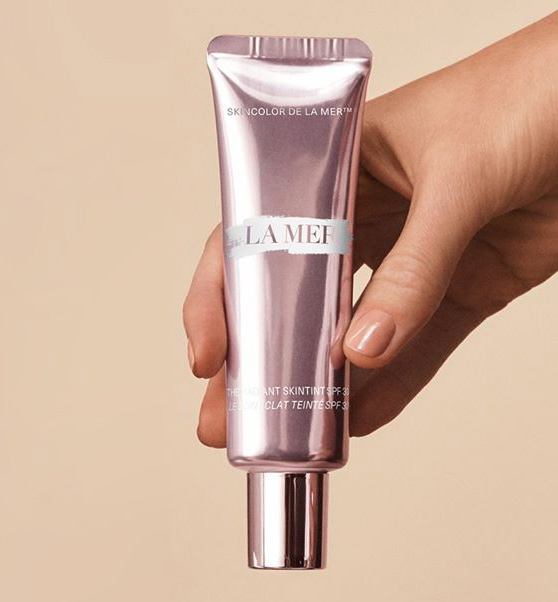 Beauty News, La Mer, La Mer The Radiant SkinTint SPF30, สกินทินท์, รองพื้นบางๆ, บำรุงผิว, ลาแมร์, แต่งหน้า, กันแดด, ปรับสีผิว, เมคอัพเบส, คอลเลคชั่นใหม่, ออกใหม่, ไอเทมใหม่