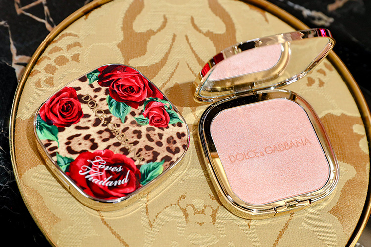 Beauty News, Dolce & Gabbana, The Love Collector, คอลเลคชั่นใหม่, ไฮไลท์, Limited Edition, ตลับลายพิเศษ, ลายแซ่บ, แป้งไฮไลท์, ออกใหม่, ปัดแก้ม, ตลับลายเสือ, ตลับลายกุหลาบ