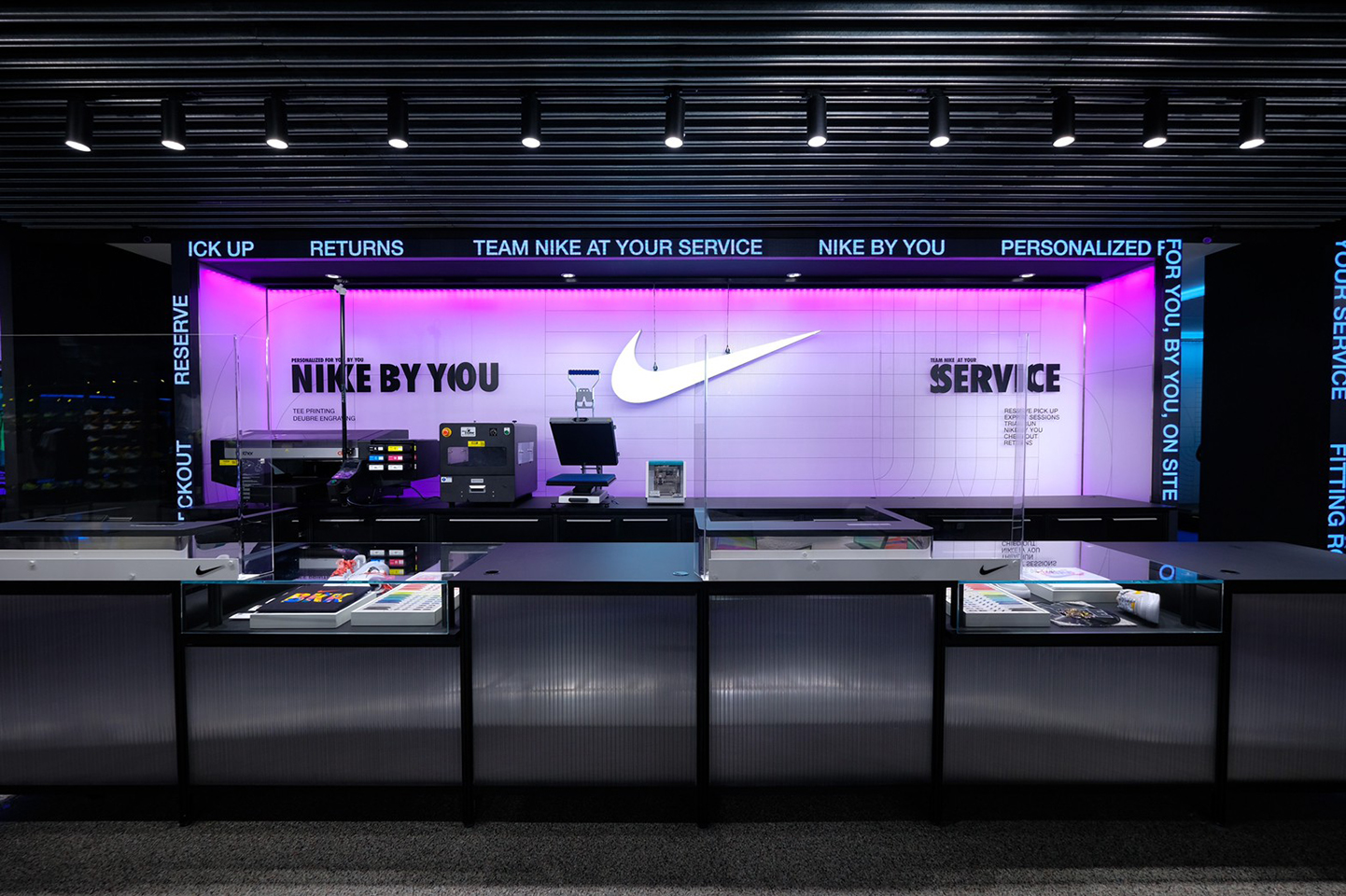 Fashion, Nike, Nike Bangkok, ไนกี้, กรุงเทพฯ, ประเทศไทย, Nike by You, ช็อปไนกี้, ร้านไนกี้, รองเท้า, เสื้อผ้า, เครื่องประดับ, Siam Center, สยามเซ็นเตอร์