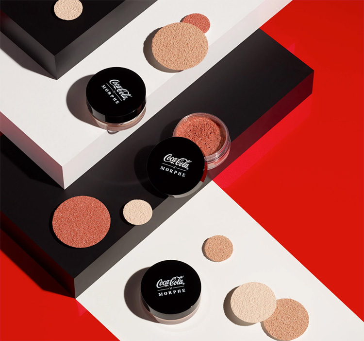 Beauty News, COCA-COLA X MORPHE, COCA-COLA, MORPHE Brush, คอลเลคชั่นใหม่, ออกใหม่, มาใหม่, คอลเลคชั่นแซ่บ, อายแชโดว์พาเลท, ลิปกลอส, เซ็ตแปรง, ไฮไลท์เนื้อฝุ่น, เซ็ตฟองน้ำแต่งหน้า