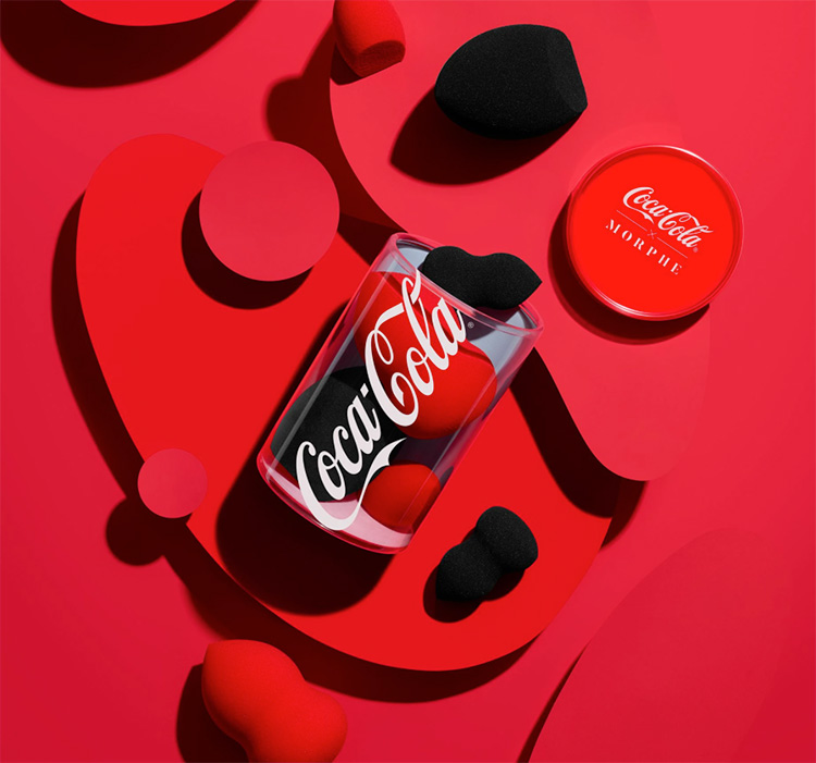 Beauty News, COCA-COLA X MORPHE, COCA-COLA, MORPHE Brush, คอลเลคชั่นใหม่, ออกใหม่, มาใหม่, คอลเลคชั่นแซ่บ, อายแชโดว์พาเลท, ลิปกลอส, เซ็ตแปรง, ไฮไลท์เนื้อฝุ่น, เซ็ตฟองน้ำแต่งหน้า