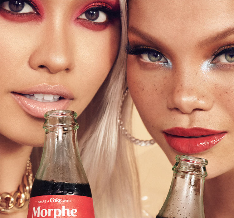 Beauty News, COCA-COLA X MORPHE, COCA-COLA, MORPHE Brush, คอลเลคชั่นใหม่, ออกใหม่, มาใหม่, คอลเลคชั่นแซ่บ, อายแชโดว์พาเลท, ลิปกลอส, เซ็ตแปรง, ไฮไลท์เนื้อฝุ่น, เซ็ตฟองน้ำแต่งหน้า