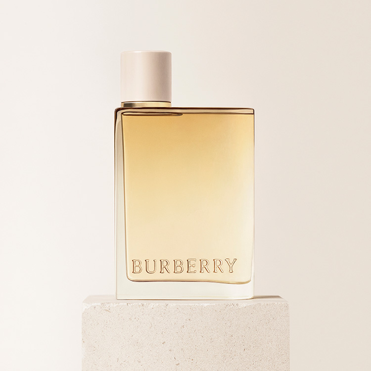 Beauty News, Burberry, น้ำหอม, Burberry Her London Dream, น้ำหอมออกใหม่, น้ำหอมใหม่, คอลเลคชั่นใหม่, กลิ่นหอม, คาร่า เดเลอวีน, Cara Delevingne