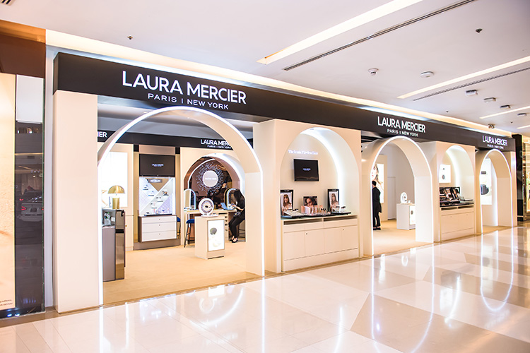 Beauty News, Laura Mercier, The Iconic Flawless Face Pop-up Store, New Normal Service, Set Don’t Settle, แป้งเซตเมคอัพอันดับ 1, Translucent Loose Setting Powder, พารากอน