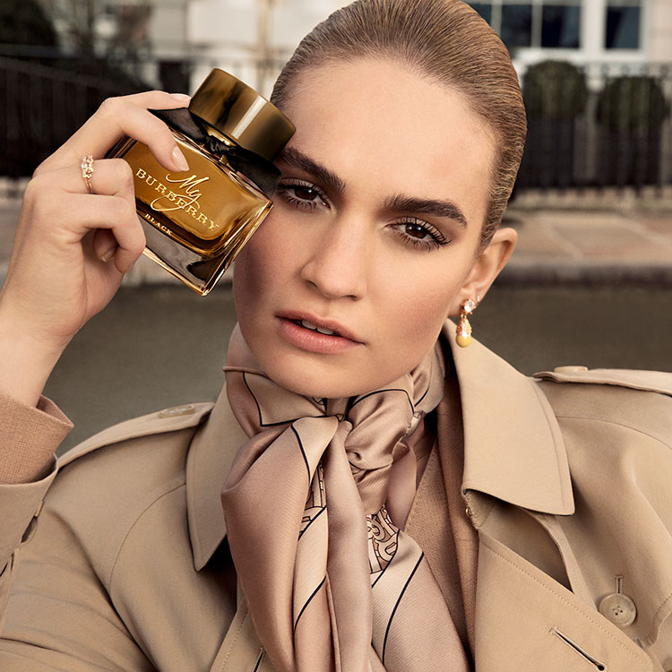 Beauty News, BURBERRY, My Burberry, แคมเปญใหม่, ลิลี่ เจมส์, Lily James, โฆษณา, ภาพแคมเปญ, แอด, My Burberry Blush, My Burberry Black, My Burberry EDP, My Burberry EDT