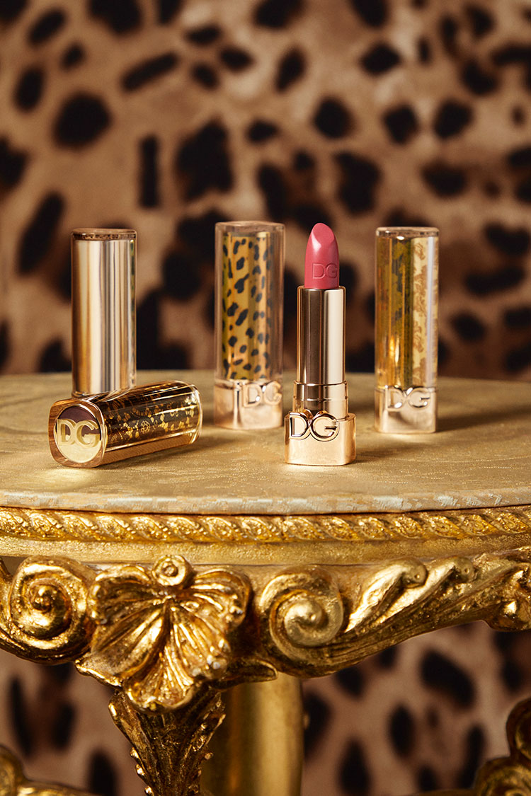 Beauty News, Dolce&Gabbana Beauty, Dolce & Gabbana Beauty, Golden Lights Collection, Baroque Lights Highlighting Powder, The Only One Lipstick, Blooming Garden 235, ไฮไลท์, ลิปสติก, แป้งไฮไลท์, คอลเลคชุ่นใหม่, ออกใหม่, มาใหม่, ราคา, เท่าไร, พารากอน