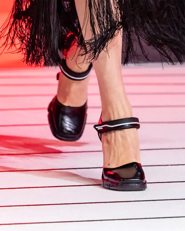 Fashion, รองเท้า, รองเท้าส้นสูง, รองเท้าหัวตัด, Square toe shoes, รองเท้าหัวเหลี่ยม, รองเท้าใส่สบาย, รองเท้าหน้ากว้าง, รองเท้าแซ่บ, เทรนด์รองเท้า, Bottega Veneta BV Lido Sandals, Bottega Veneta Sandals, Bottega Veneta Stretch Sandals, Balenciaga Double Square BB Slingback Pumps, Jacquemus Les sandales Valérie hautes, Gucci Women's mid-heel slingback with Horsebit, Alexander Wang Runway Ivy Logo Thong Sandal, Roger Vivier Bikiviv' Mules, Neous Alkes, Prada Brushed Leather Pumps