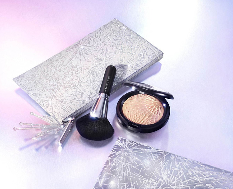 Beauty News, M·A·C Cosmetics, MAC Cosmetics, MAC คอลเลคชั่นใหม่, M·A·C Holiday 2020, Frosted Firework Collection, แมค, เครื่องสำอางแมค, Limited Edition, ลิปสติก, อายแชโดว์, ลิปกลอส, ไฮไลท์, เซ็ตของขวัญ, เซ็ตเมคอัพ