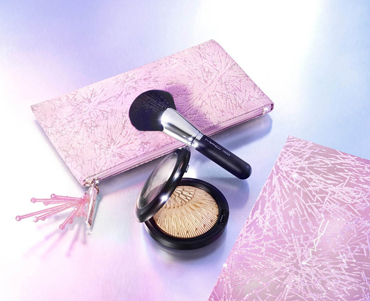 Beauty News, M·A·C Cosmetics, MAC Cosmetics, MAC คอลเลคชั่นใหม่, M·A·C Holiday 2020, Frosted Firework Collection, แมค, เครื่องสำอางแมค, Limited Edition, ลิปสติก, อายแชโดว์, ลิปกลอส, ไฮไลท์, เซ็ตของขวัญ, เซ็ตเมคอัพ