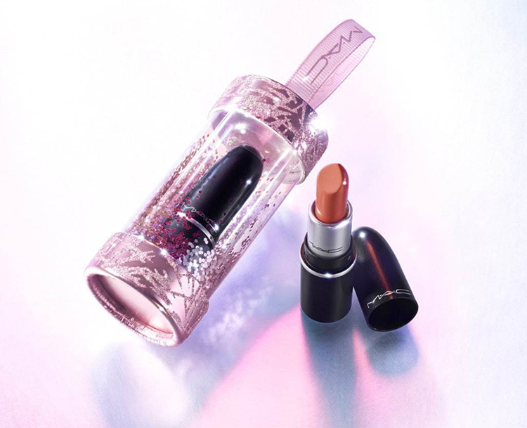 Beauty News, M·A·C Cosmetics, MAC Cosmetics, MAC คอลเลคชั่นใหม่, M·A·C Holiday 2020, Frosted Firework Collection, แมค, เครื่องสำอางแมค, Limited Edition, ลิปสติก, อายแชโดว์, ลิปกลอส, ไฮไลท์, เซ็ตของขวัญ, เซ็ตเมคอัพ