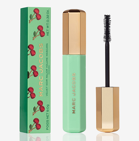 Beauty News, Marc Jacobs Beauty, Marc Jacobs Very Merry Cherry Collection, Marc Jacobs Holiday 2020, คอลเลคชั่นใหม่, ออกใหม่, มาใหม่, อายแชโดว์พาเลท, ลิปสติก, มาสคาร่า, อายไลเนอร์, เซ็ตของขวัญ, ไอเทมไซส์มินิ, เซ็ตฮอลิเดย์ 2020