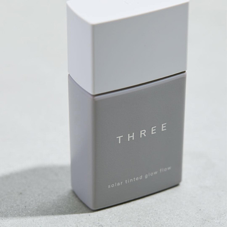 Beauty News, THREE, Solar Tinted Glow Flow, รองพื้น, กันแดด, ไพรเมอร์, ผิวใส, หน้าใส, งานผิว, รองพื้นบางๆ, โชว์ผิว, เบสเมคอัพ, หน้าเนียน, หน้าแมทท์, คุมมัน